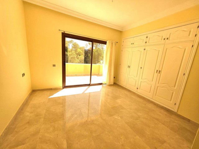4 Bedrooms Villa in Hacienda Las Chapas
