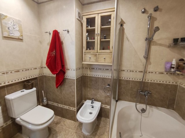 Penthouse avec 3 Chambres  à Estepona