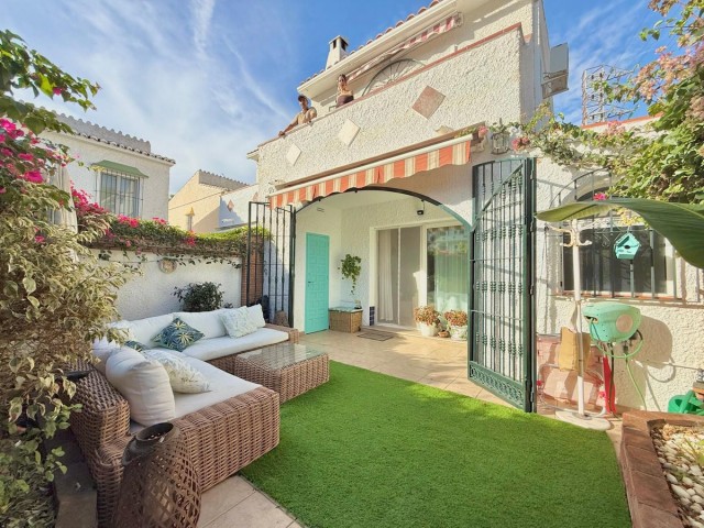 Villa, Calahonda, R5213668