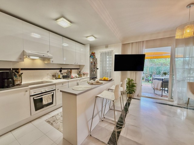 Apartment, The Golden Mile, R5216665