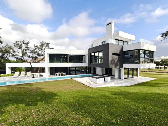 Villa avec 5 Chambres  à San Roque Club