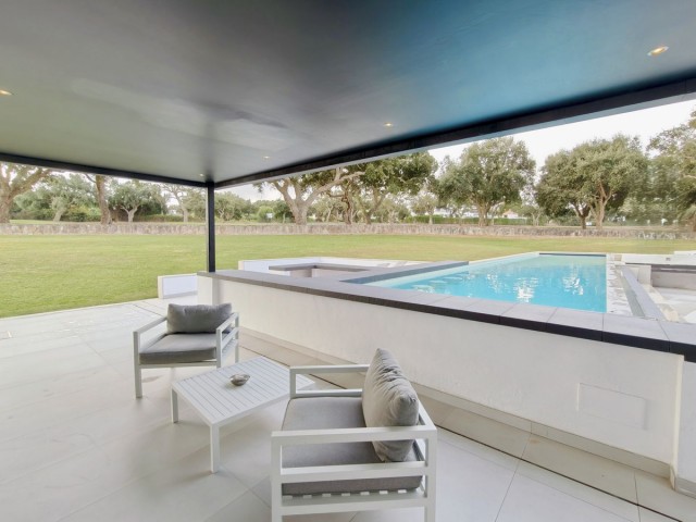 Villa avec 5 Chambres  à San Roque Club