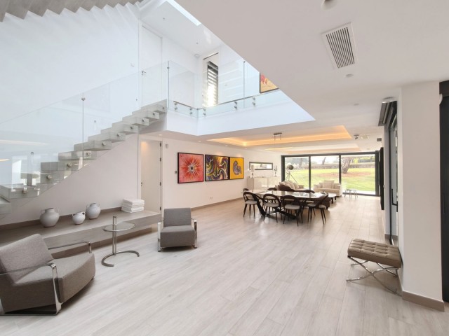 Villa avec 5 Chambres  à San Roque Club