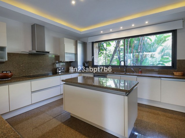 4 Soveroms Villa i Puerto Banús