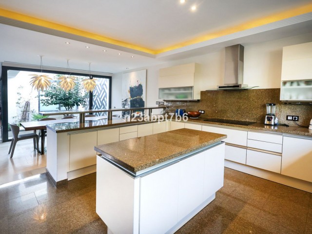 4 Soveroms Villa i Puerto Banús
