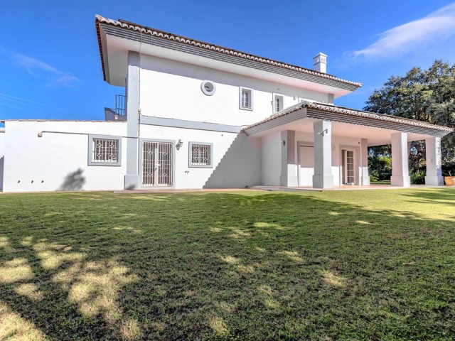 Villa, San Roque Club, R5213581
