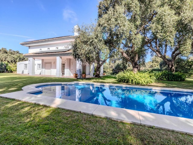 Villa, San Roque Club, R5213581