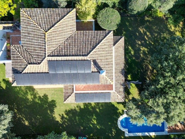 Villa avec 4 Chambres  à San Roque Club