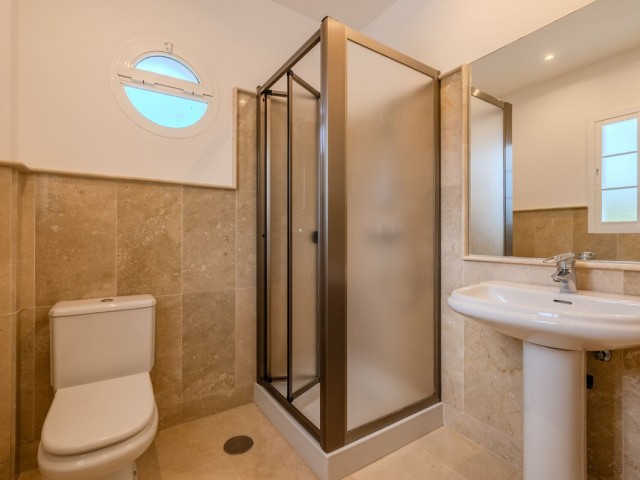 Villa avec 4 Chambres  à San Roque Club