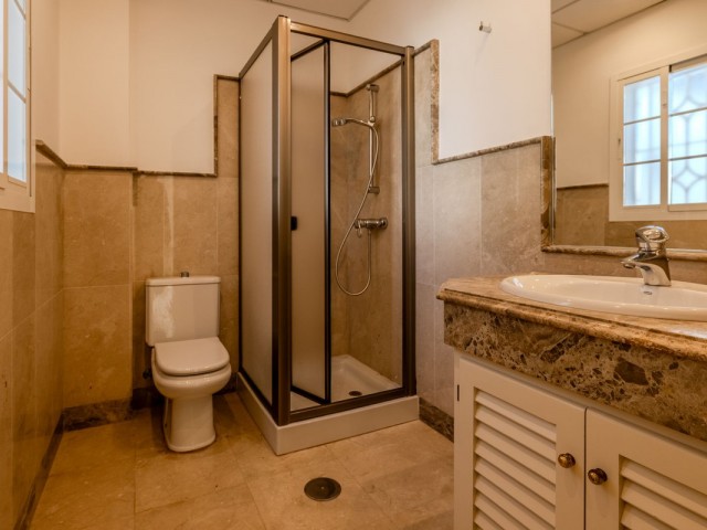 Villa avec 4 Chambres  à San Roque Club