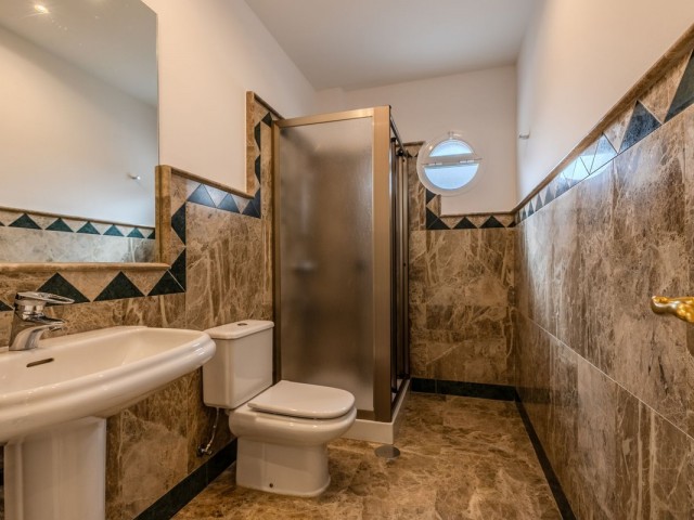 Villa avec 4 Chambres  à San Roque Club