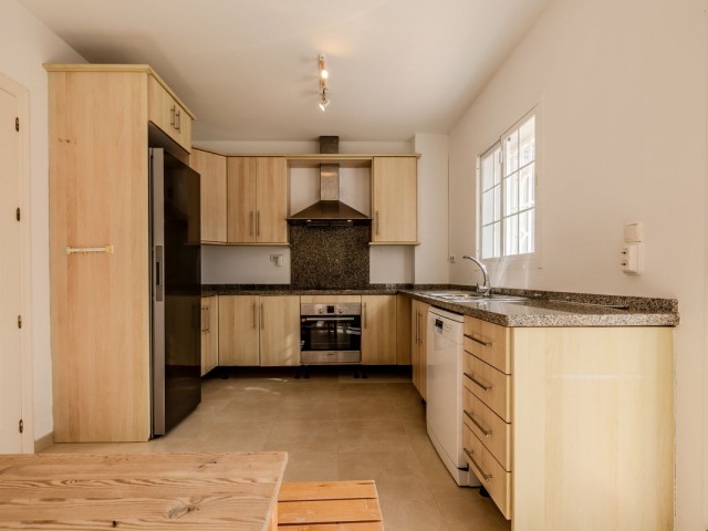 Villa avec 4 Chambres  à San Roque Club