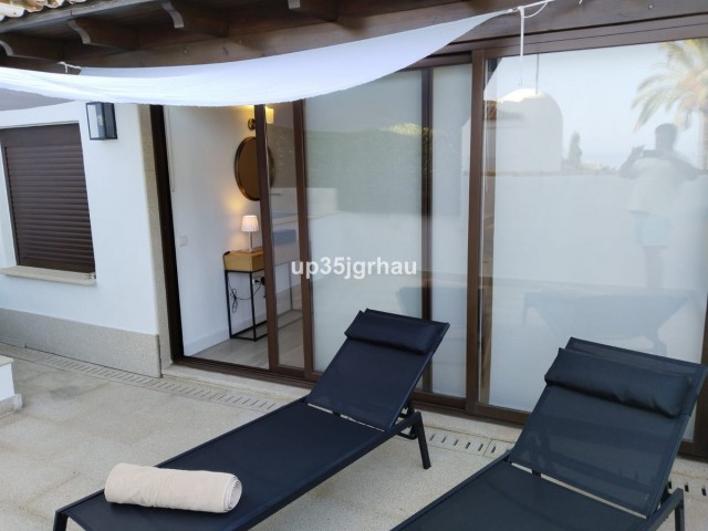 2 Bedrooms Apartment in Estepona