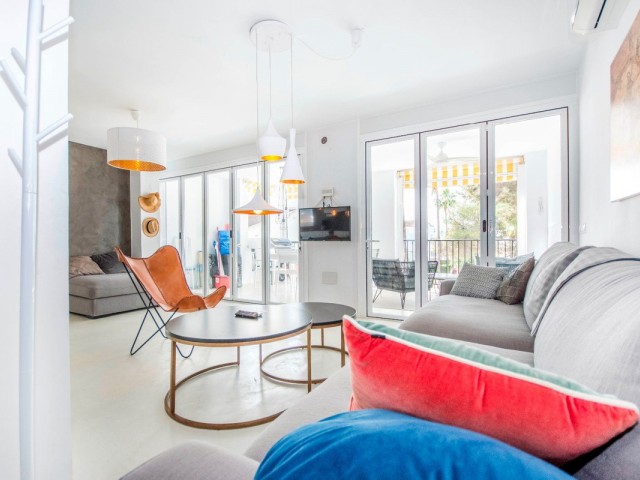 3 Bedrooms Apartment in Elviria