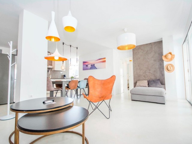 Apartamento con 3 Dormitorios  en Elviria