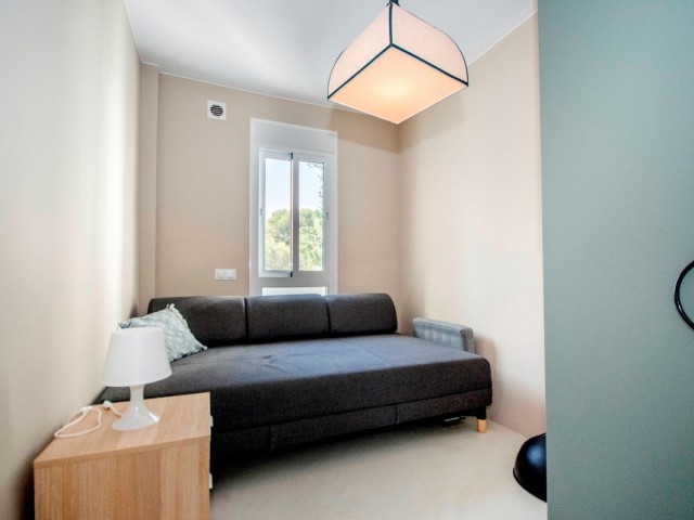Apartamento con 3 Dormitorios  en Elviria