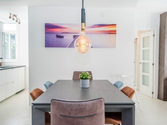 Apartamento con 3 Dormitorios  en Elviria