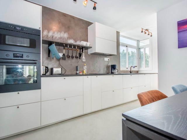 Apartamento con 3 Dormitorios  en Elviria