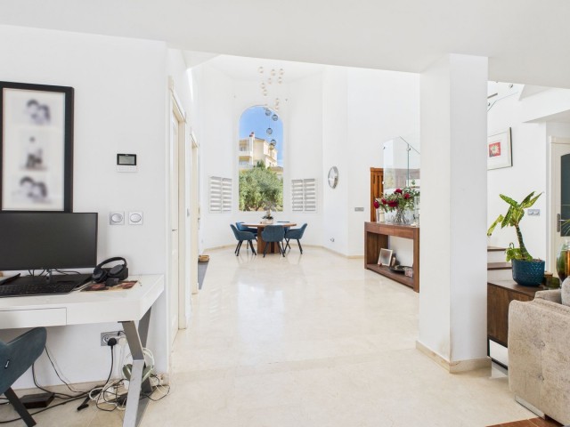 Penthouse avec 3 Chambres  à San Roque