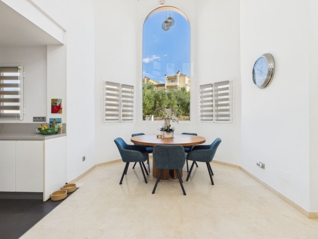 Penthouse avec 3 Chambres  à San Roque