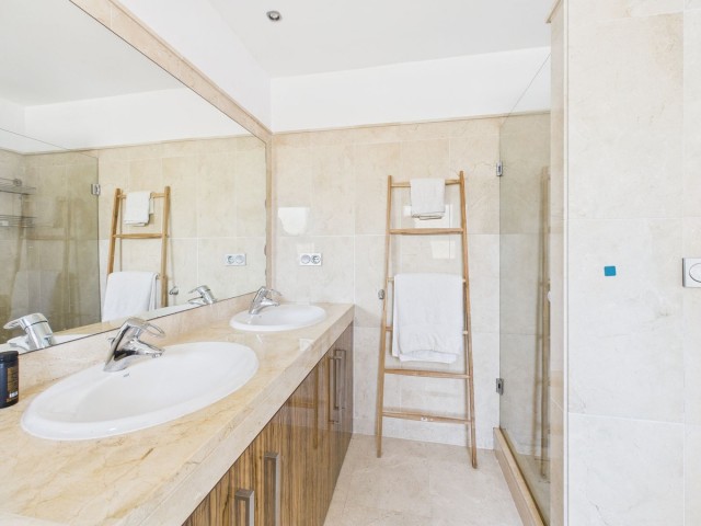 Penthouse avec 3 Chambres  à San Roque