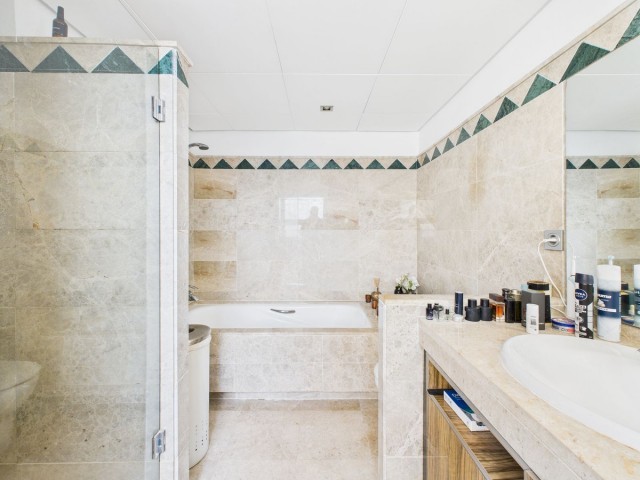 Penthouse avec 3 Chambres  à San Roque