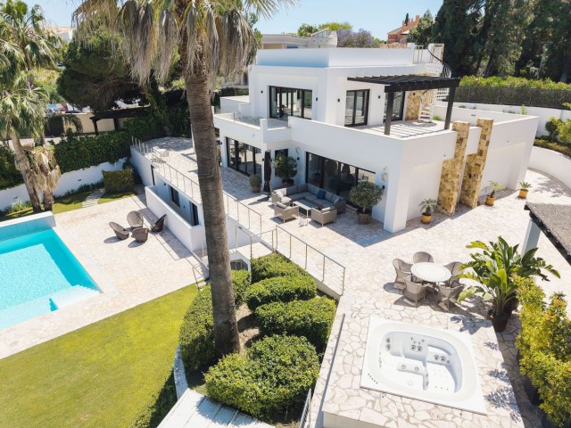 4 Schlafzimmer Villa in Nueva Andalucía