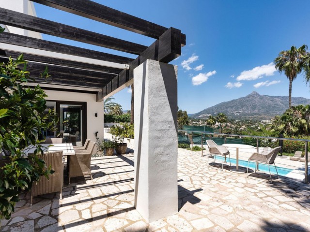 4 Schlafzimmer Villa in Nueva Andalucía