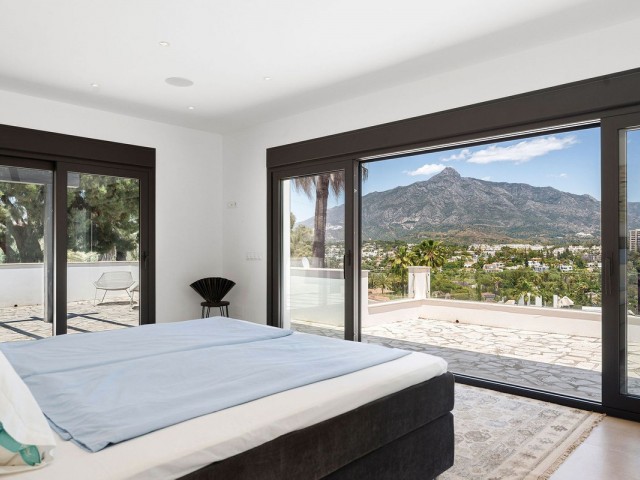 4 Schlafzimmer Villa in Nueva Andalucía