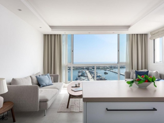 Penthouse avec 2 Chambres  à Puerto Banús