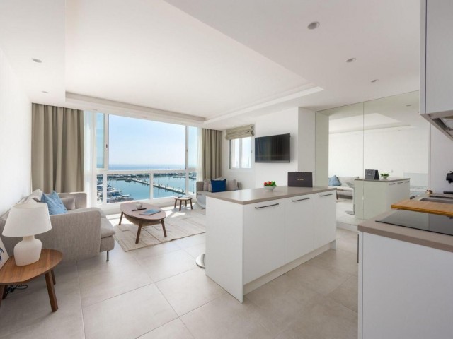 Penthouse avec 2 Chambres  à Puerto Banús