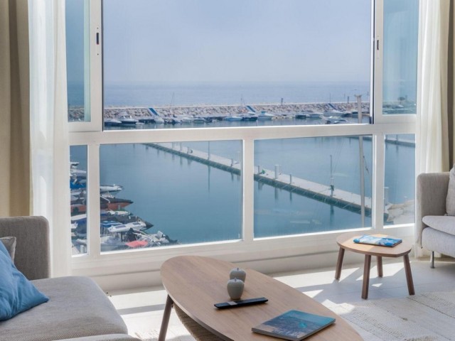 Penthouse avec 2 Chambres  à Puerto Banús