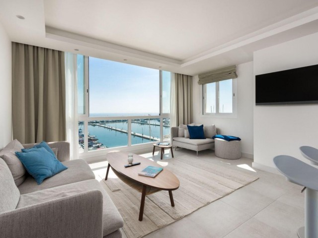 Penthouse avec 2 Chambres  à Puerto Banús