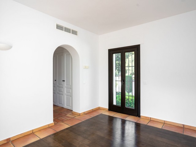 6 Schlafzimmer Villa in Guadalmina Baja