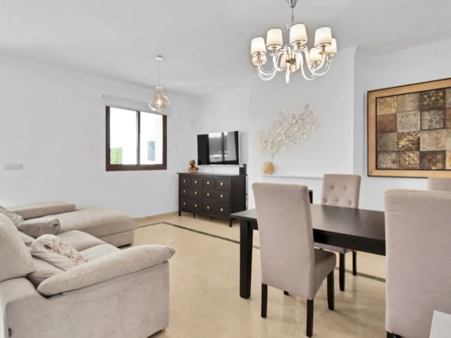 3 Slaapkamer Rijtjeshuis in Doña Julia