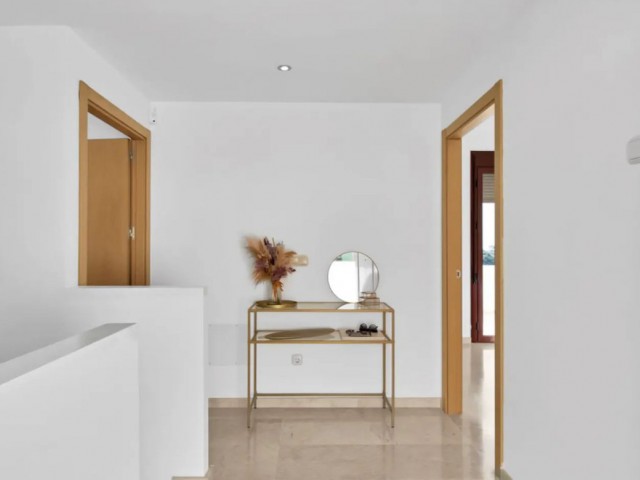 3 Slaapkamer Rijtjeshuis in Doña Julia