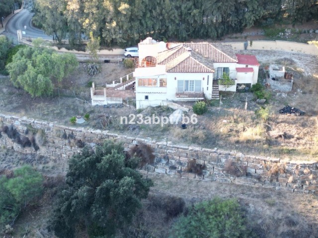 Villa, Los Almendros, R5223385
