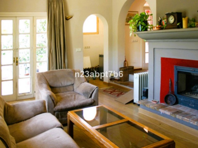 Villa, Los Almendros, R5223385