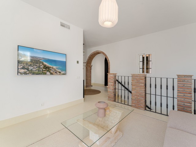 Villa avec 6 Chambres  à El Madroñal