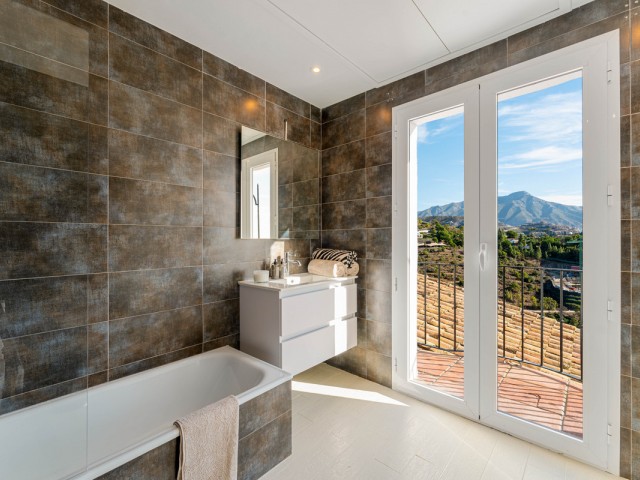 Villa avec 6 Chambres  à El Madroñal