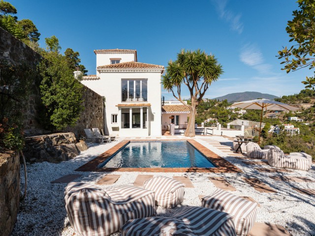 Villa avec 6 Chambres  à El Madroñal