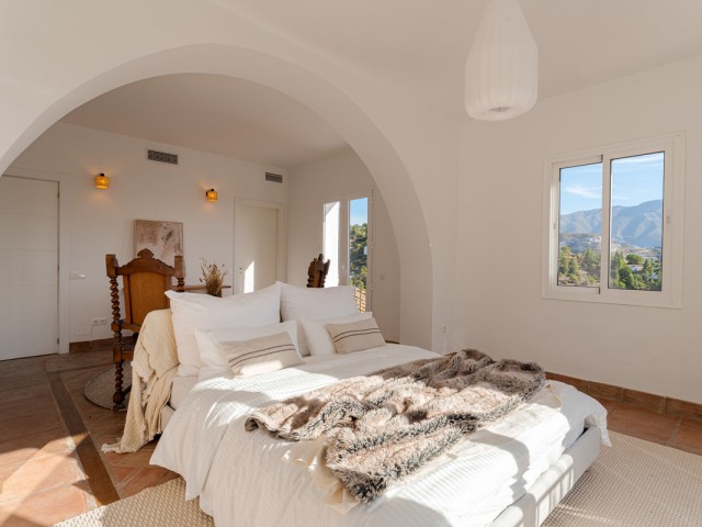 Villa avec 6 Chambres  à El Madroñal