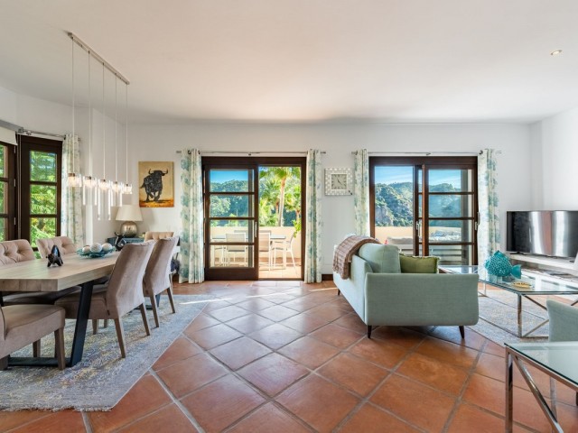 4 Bedrooms Townhouse in Benahavís