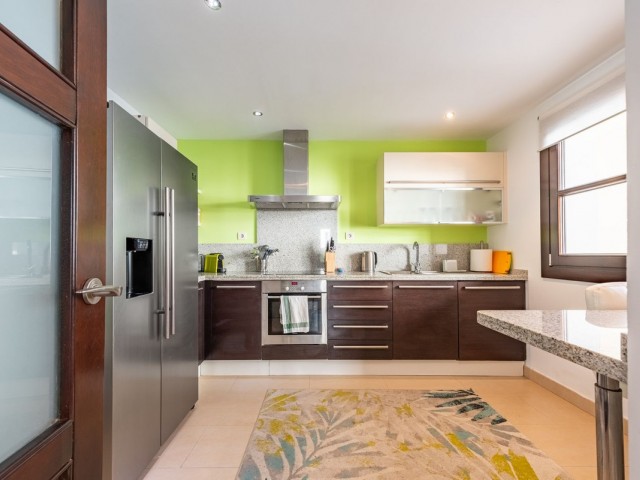 4 Bedrooms Townhouse in Benahavís