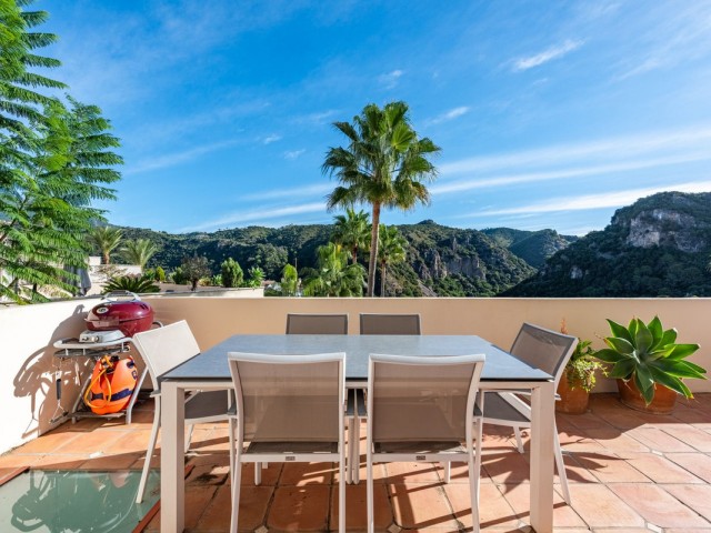 4 Bedrooms Townhouse in Benahavís