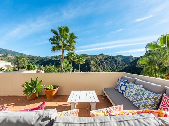 4 Bedrooms Townhouse in Benahavís