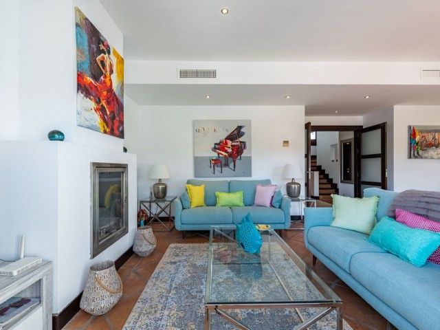 4 Bedrooms Townhouse in Benahavís