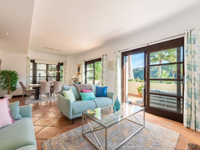 4 Bedrooms Townhouse in Benahavís