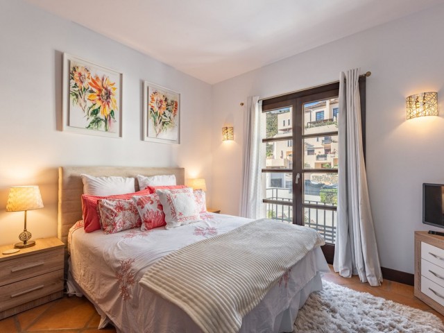 4 Bedrooms Townhouse in Benahavís