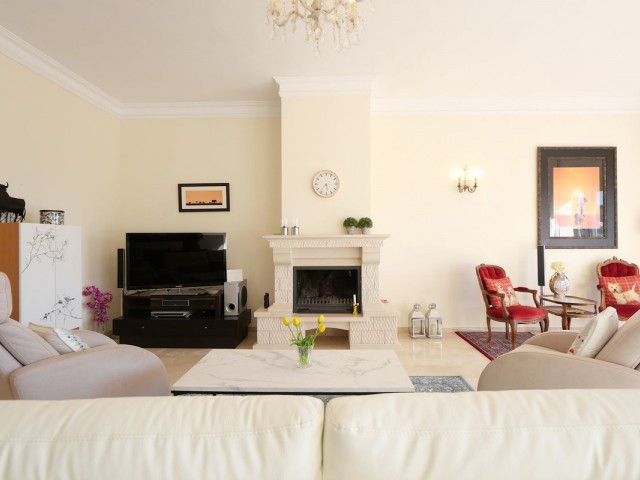 3 Bedrooms Apartment in Cabopino